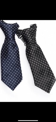 עניבה עם נקודות